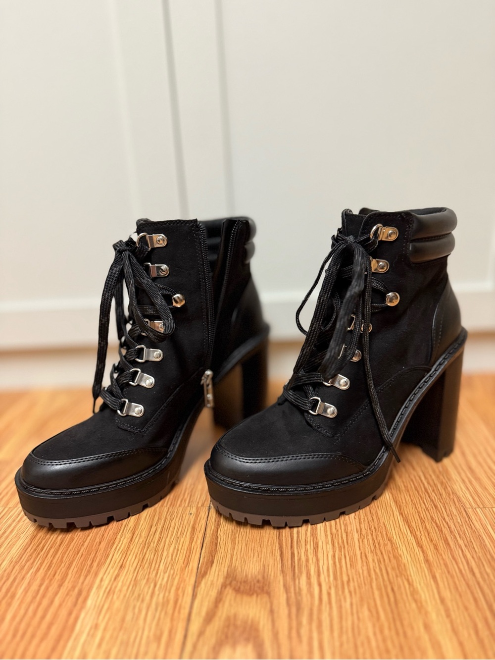 Jennifer Lopez Black Lace-Up Block Heel Ankle Boots - Picture 3 of 7